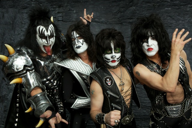 kiss1